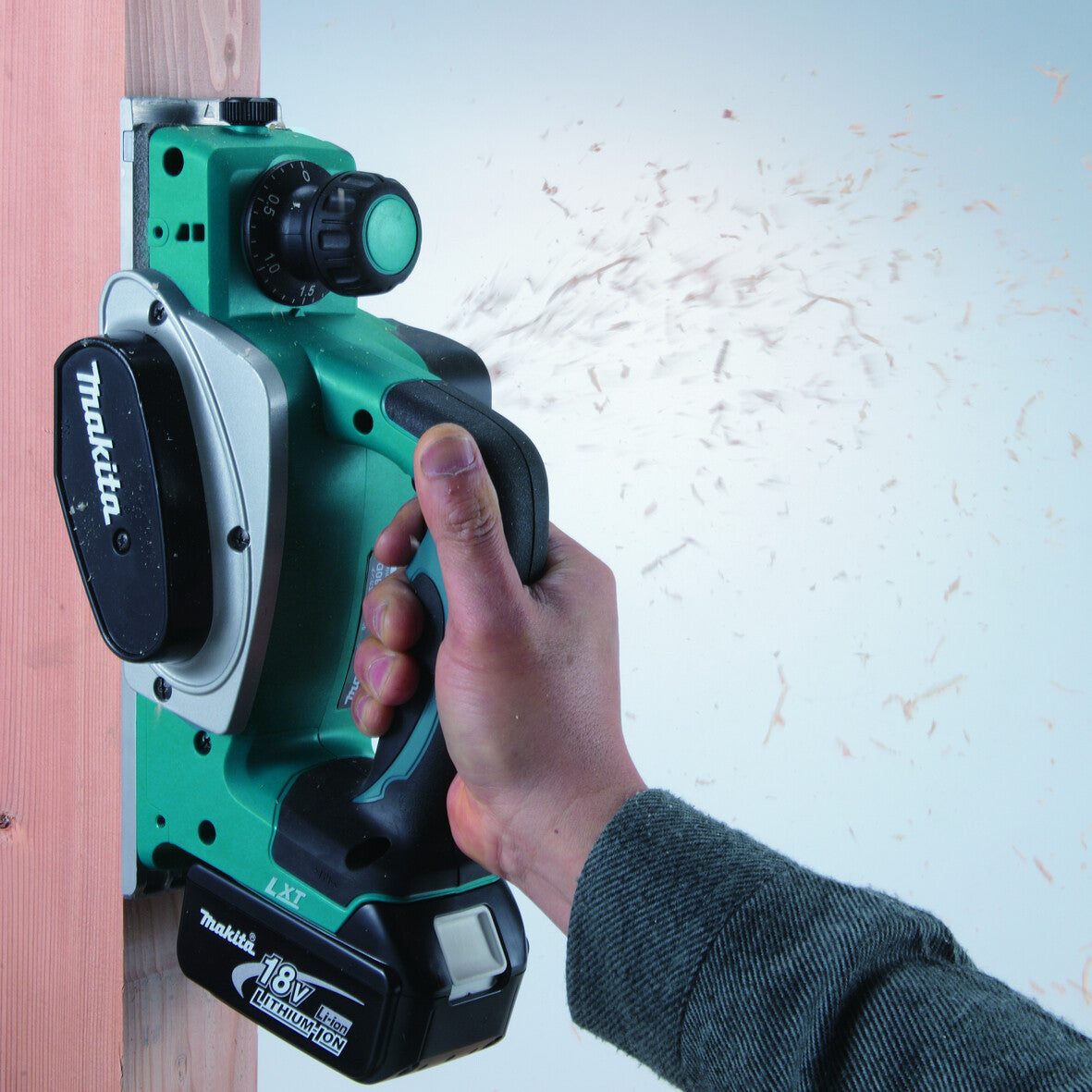 Makita DKP180Z Høvl 18V Batteri og lader ikke inkluderet