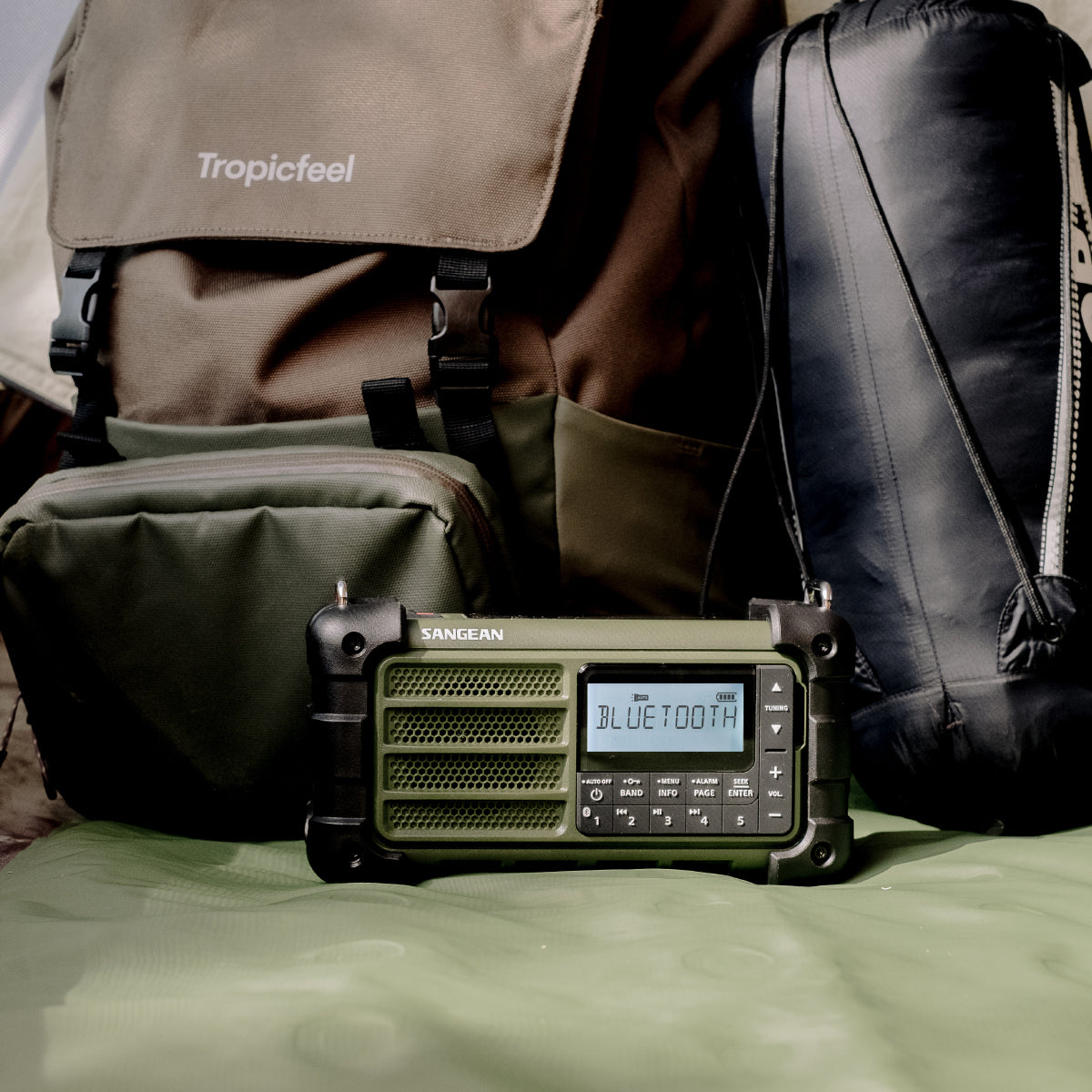 Sangean MMR-99 multi-powered radio green