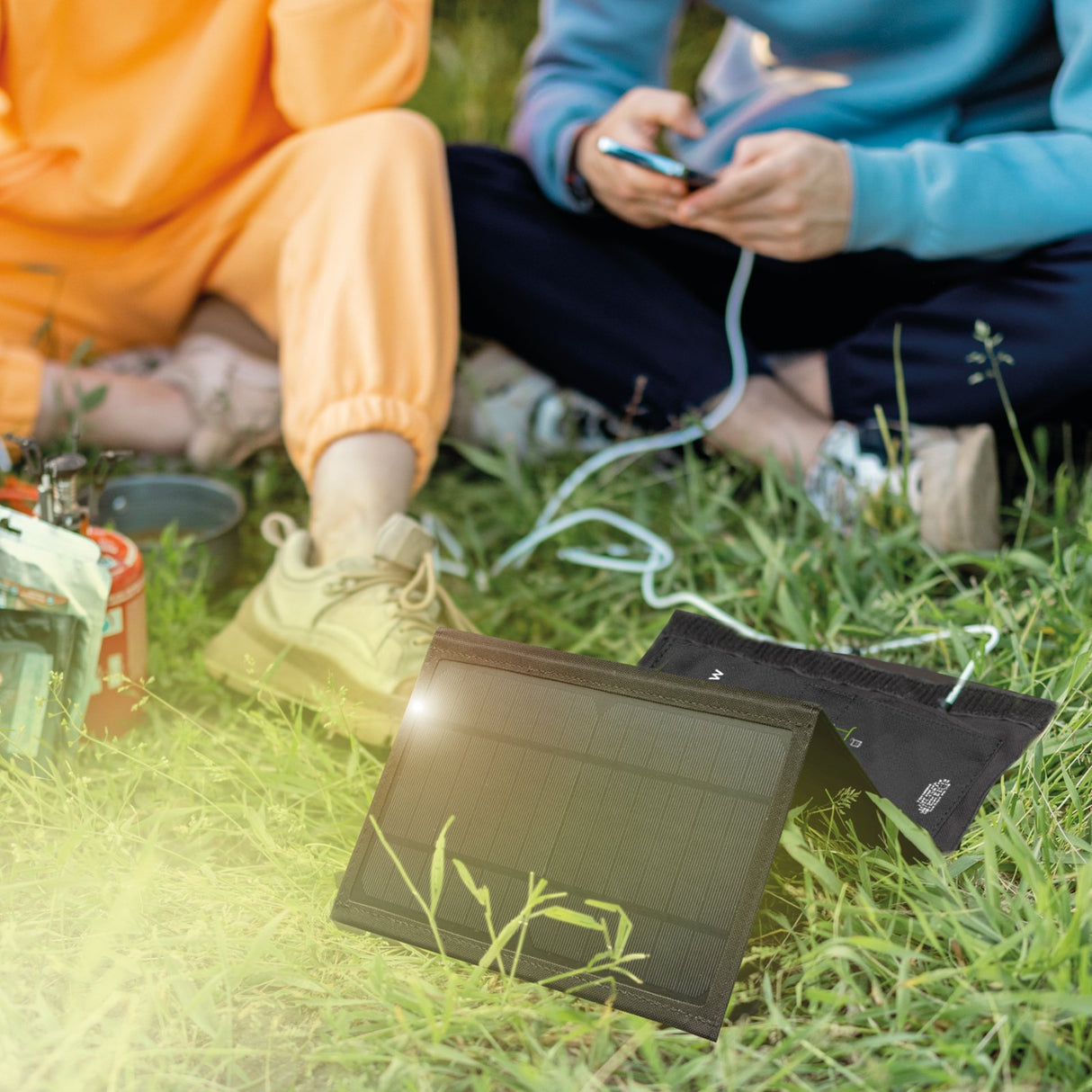 SBS transportabel oplader med solceller. 21W