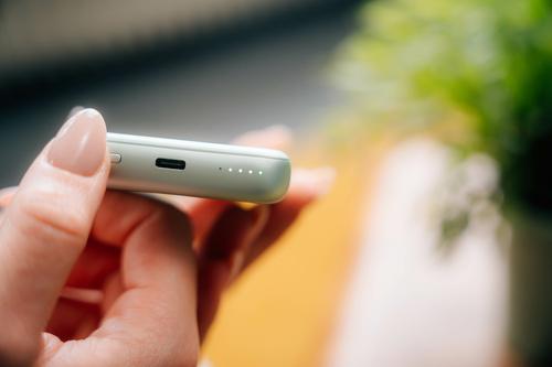 Verbatim Charge 'n' Go Magnetic Wireless Power Bank 10000mAh Green
