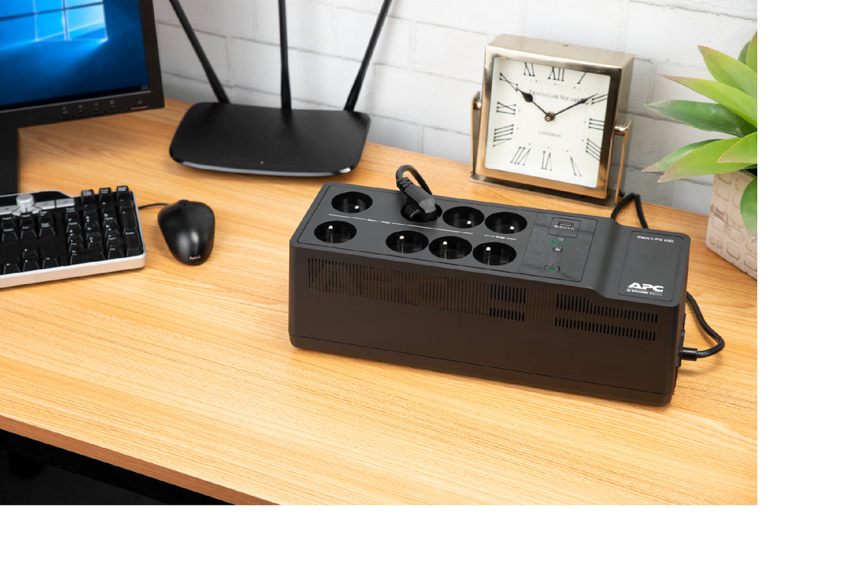 APC Back-UPS 650VA 230V 1 USB charging port - (Offline-) USV UPS-enhed Standby (offline) 0,65 kVA 400 W 8 AC stikkontakt(er)