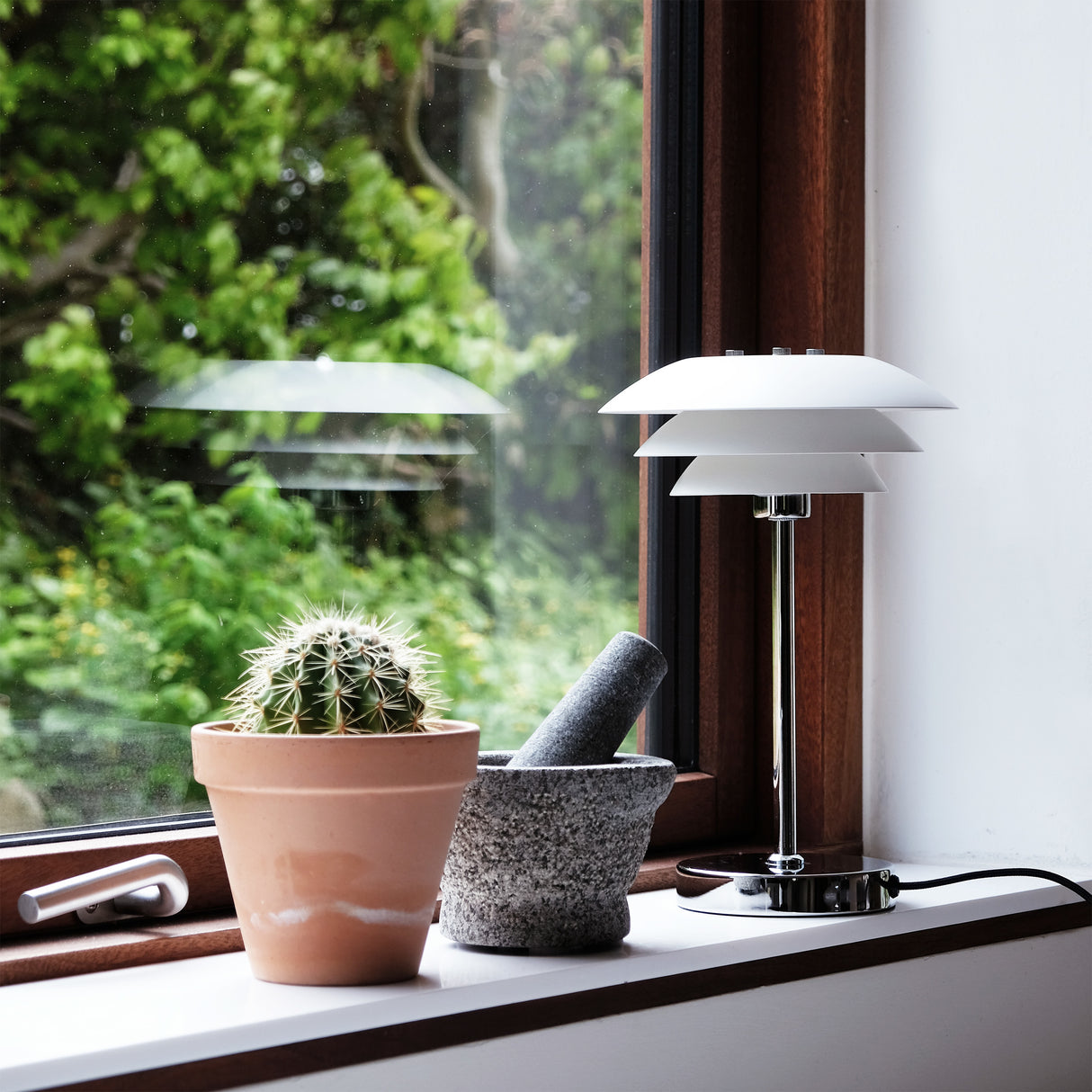 Dyberg Larsen DL20 mathvid/krom bordlampe