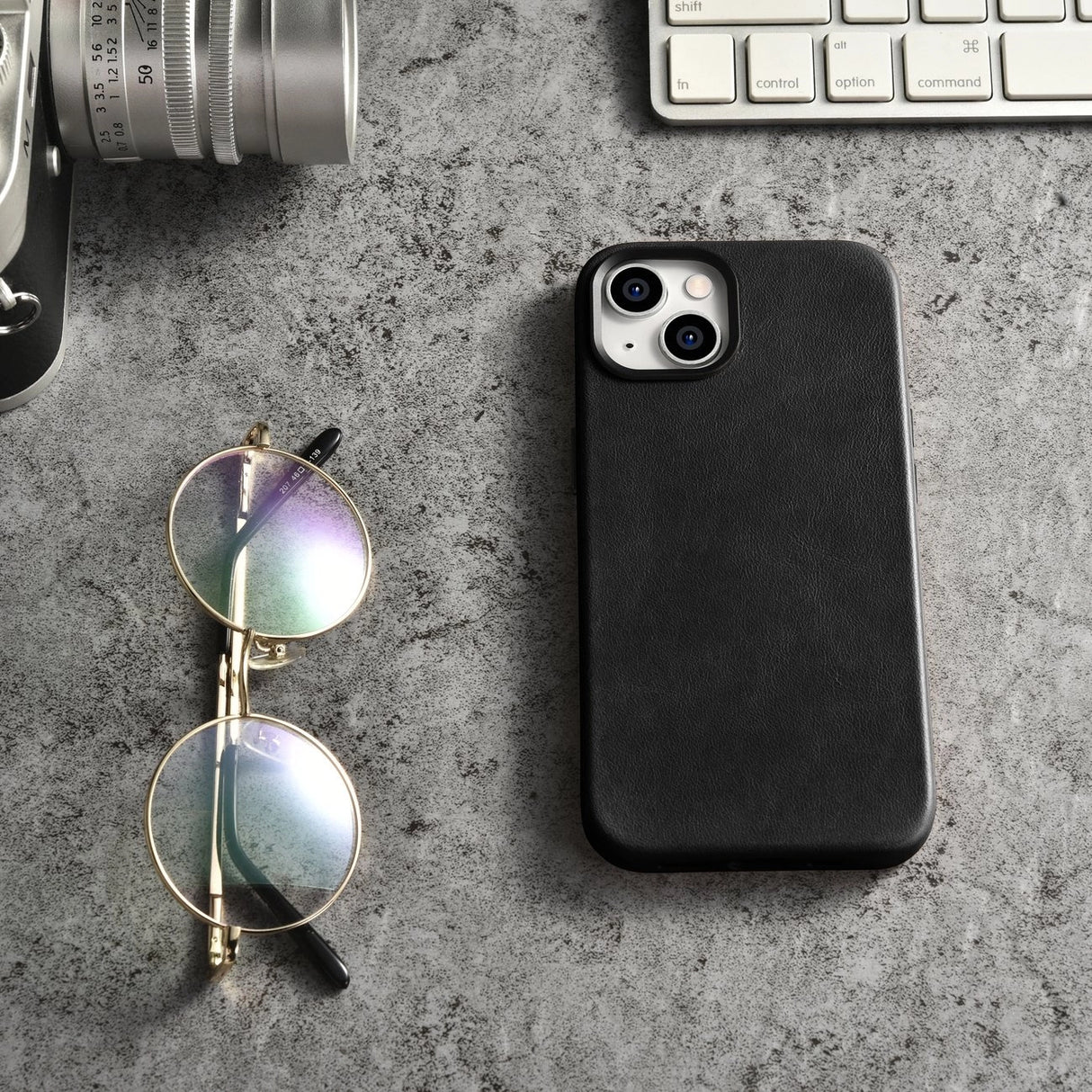 iCarer Oil Wax Premium Ledder Case iPhone 14 Magnetisk Ledder Case med MagSafe Black (WMI14220701-BK)
