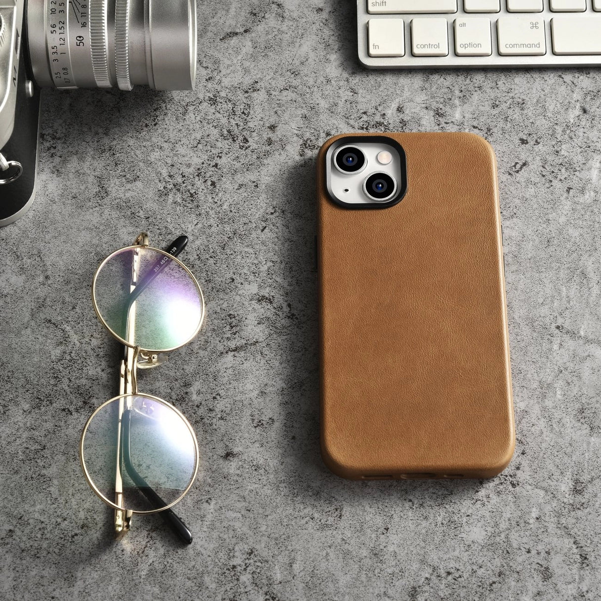 iCarer Oil Wax Premium Ledder Case iPhone 14 Plus Magnetisk Ledder Case med MagSafe Brown (WMI14220703-TN)