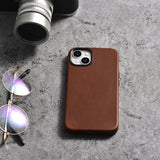 iCarer Oil Wax Premium Ledder Case iPhone 14 Plus Magnetisk Ledder Case med MagSafe Brown (WMI14220703-RB)