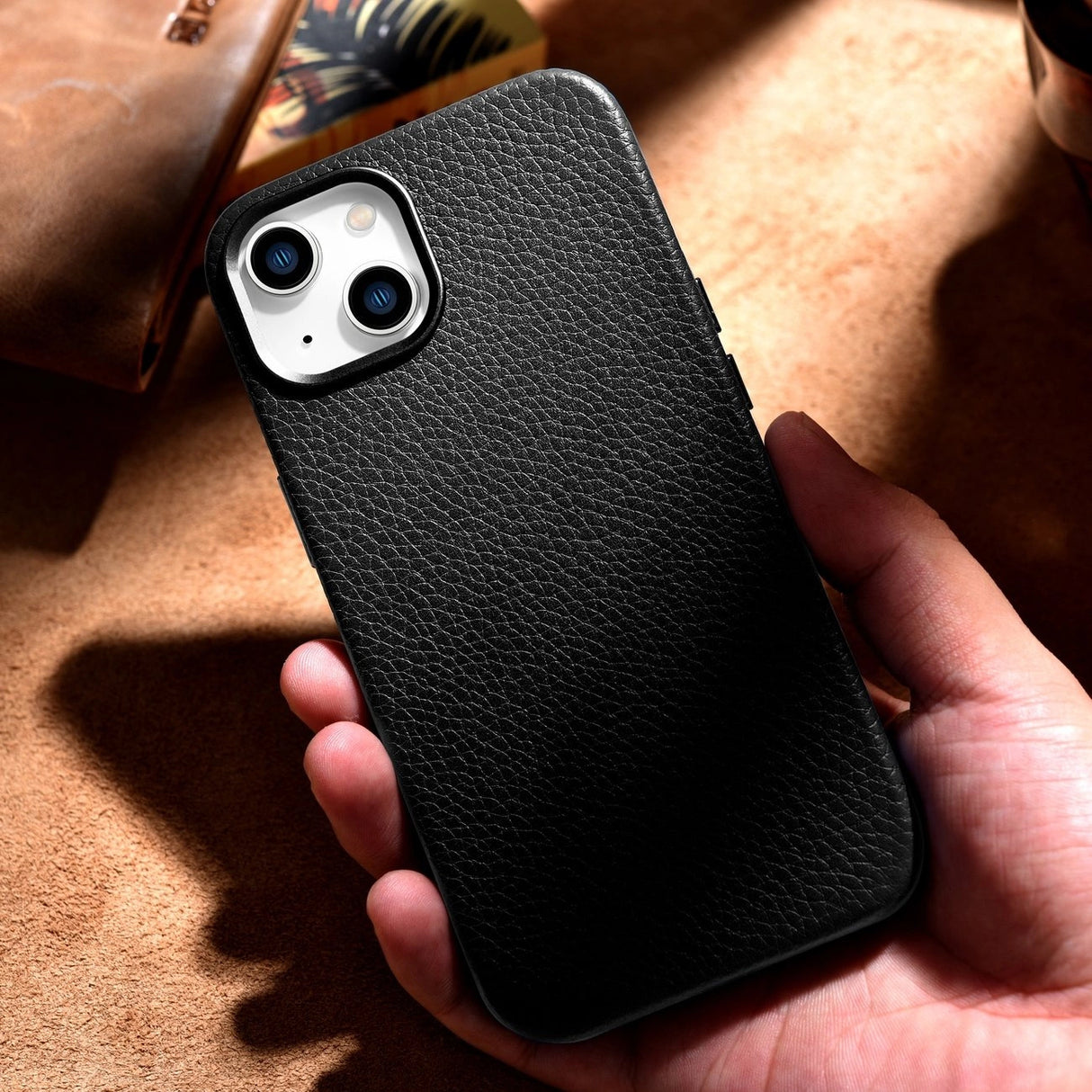 iCarer Litchi Premium Ledder Case iPhone 14 Magnetisk Ledder Case med MagSafe Black (WMI14220709-BK)