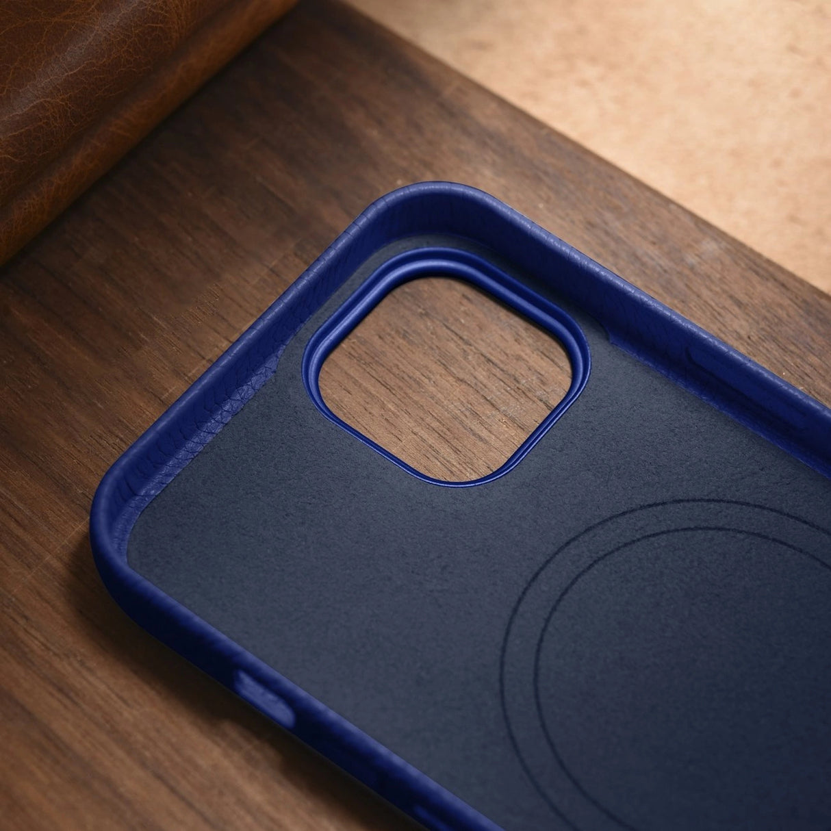 iCarer Litchi Premium Ledder Case iPhone 14 Magnetisk Ledder Case med MagSafe Dark Blue (WMI14220709-DB)
