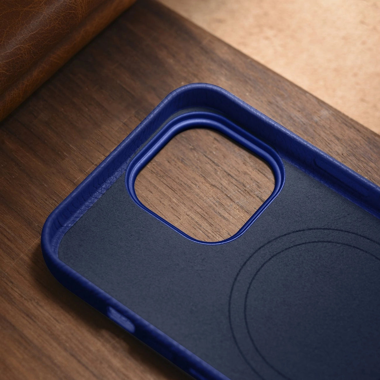 iCarer Litchi Premium Ledder Case iPhone 14 Pro Magnetisk Ledder Case med MagSafe Dark Blue (WMI14220710-DB)