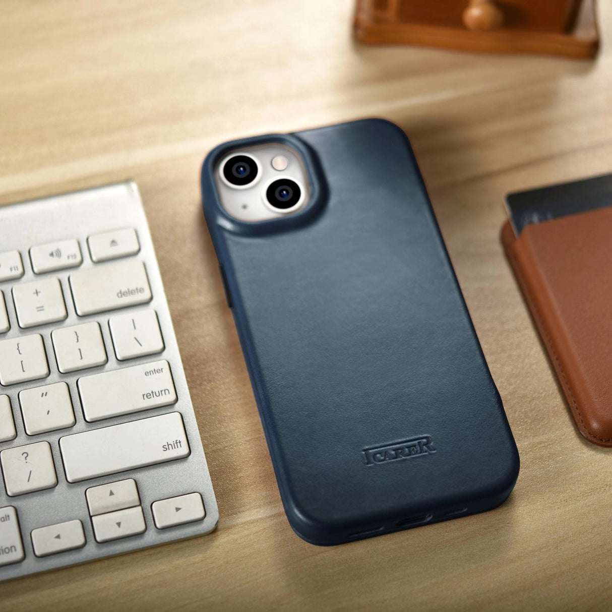 iCarer CE Oil Wax Premium Leather Folio Case iPhone 14 Plus magnetisk flip case MagSafe blå (AKI14220707-BU)