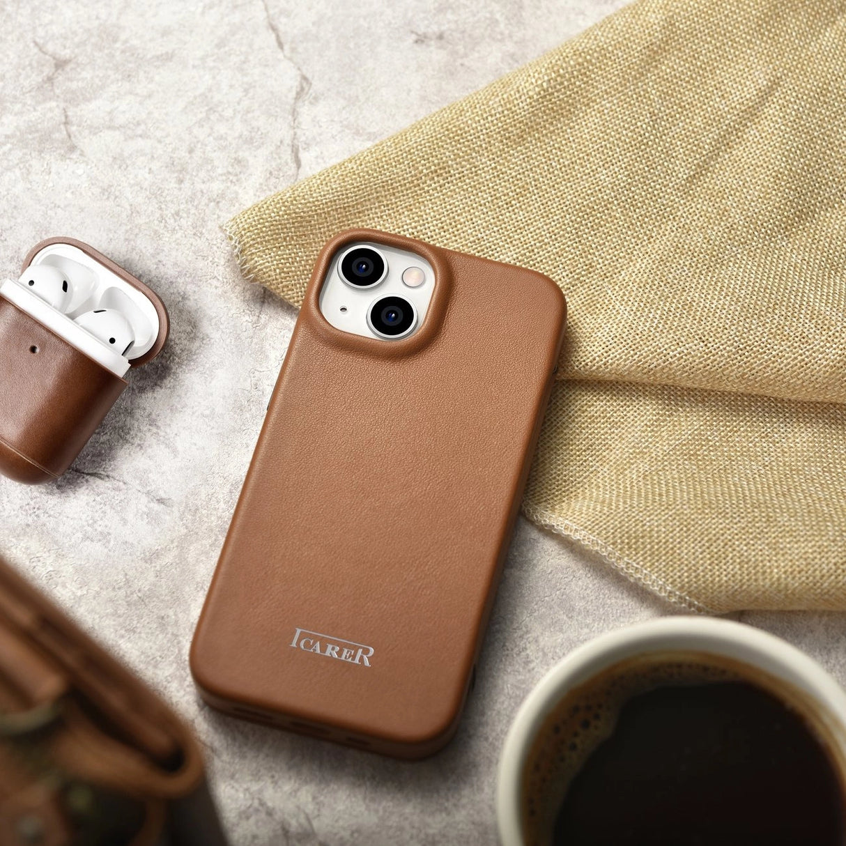 iCarer CE Premium læder Folio Case iPhone 14 Plus Magnetisk Flip læder Folio Case MagSafe Brown (WMI14220715-BN)