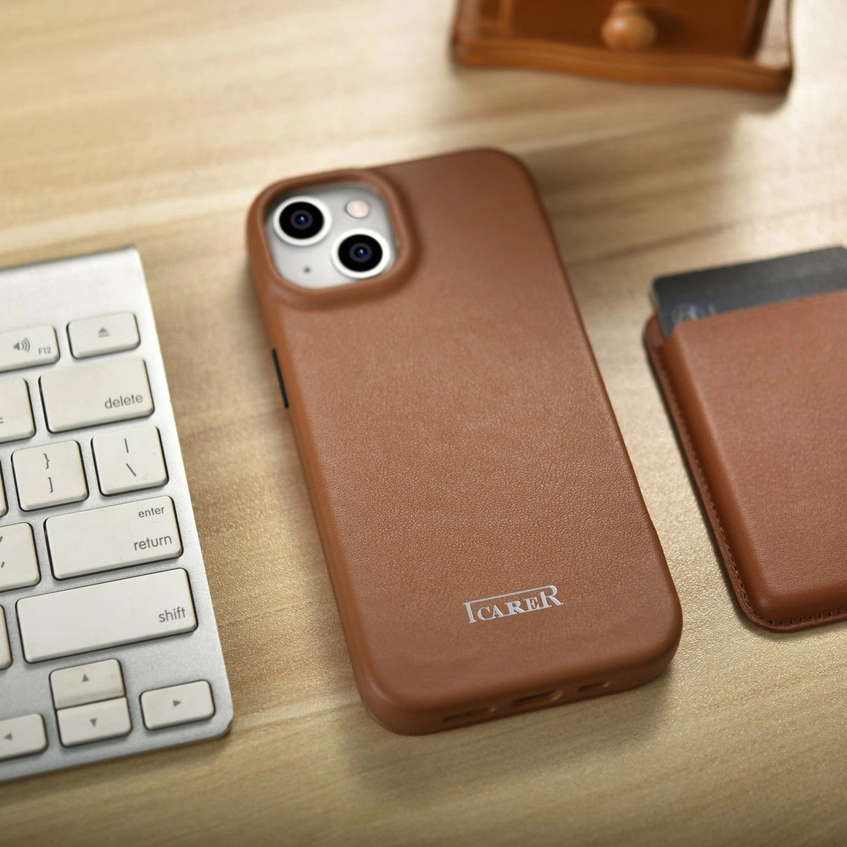 iCarer CE Premium læder Folio Case iPhone 14 Plus Magnetisk Flip læder Folio Case MagSafe Brown (WMI14220715-BN)