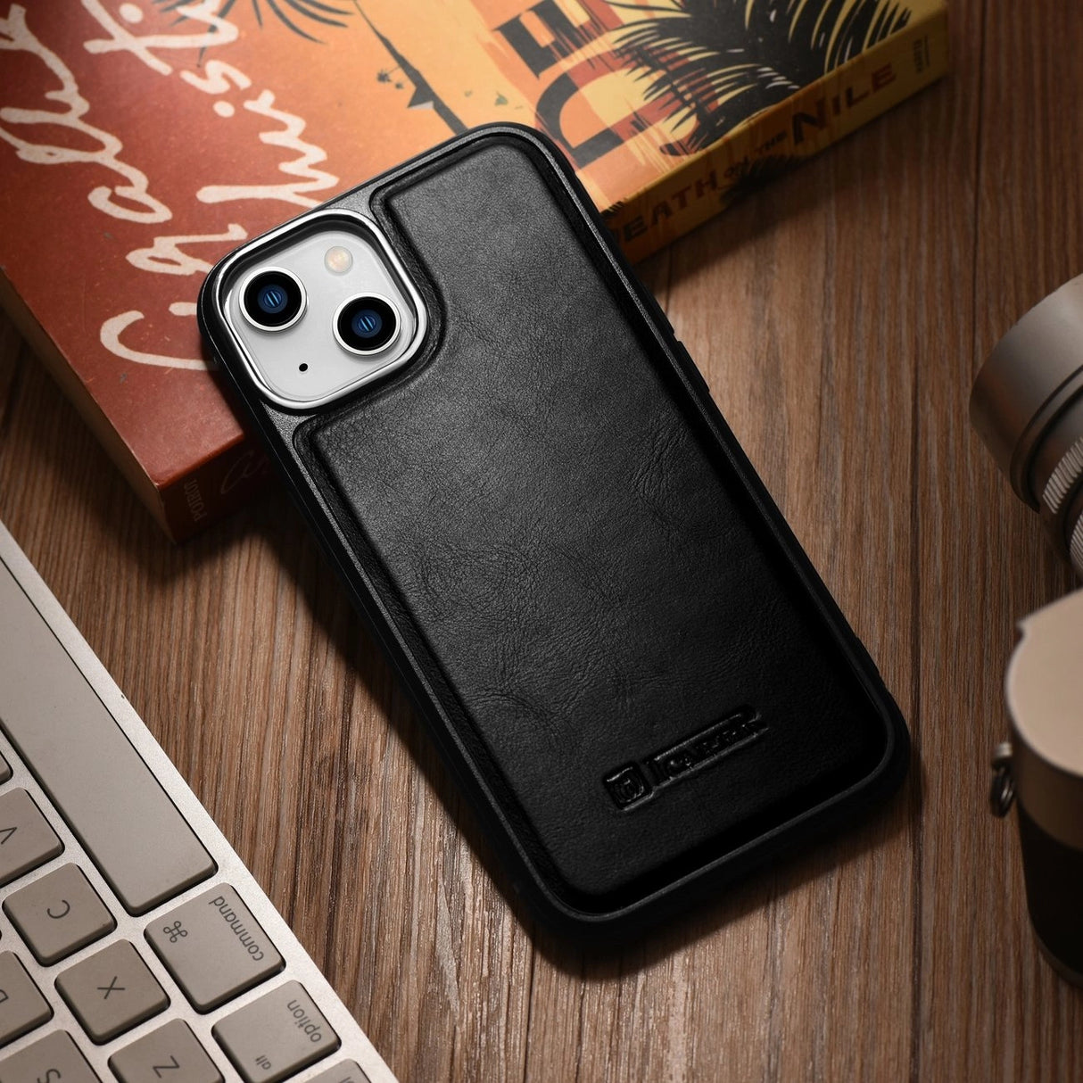 iCarer Leather Oil Wax case til iPhone 14 Plus sort (WMI14220719-BK)