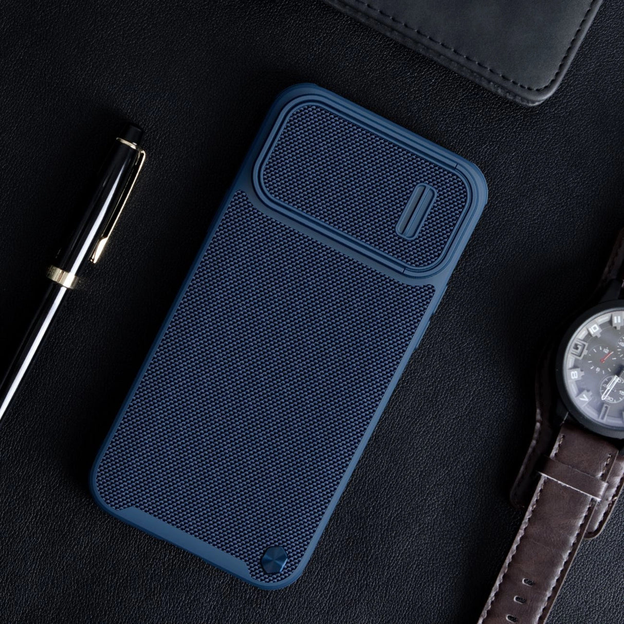 Nillkin Textured S Case til iPhone 14, pansret cover med kamera cover, sort