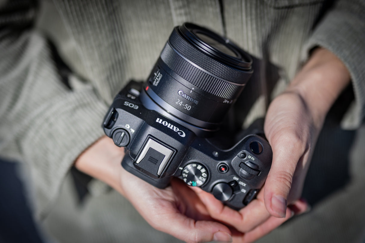 Canon EOS R8 Body + RF 24-50mm F4.5-6.3 IS STM