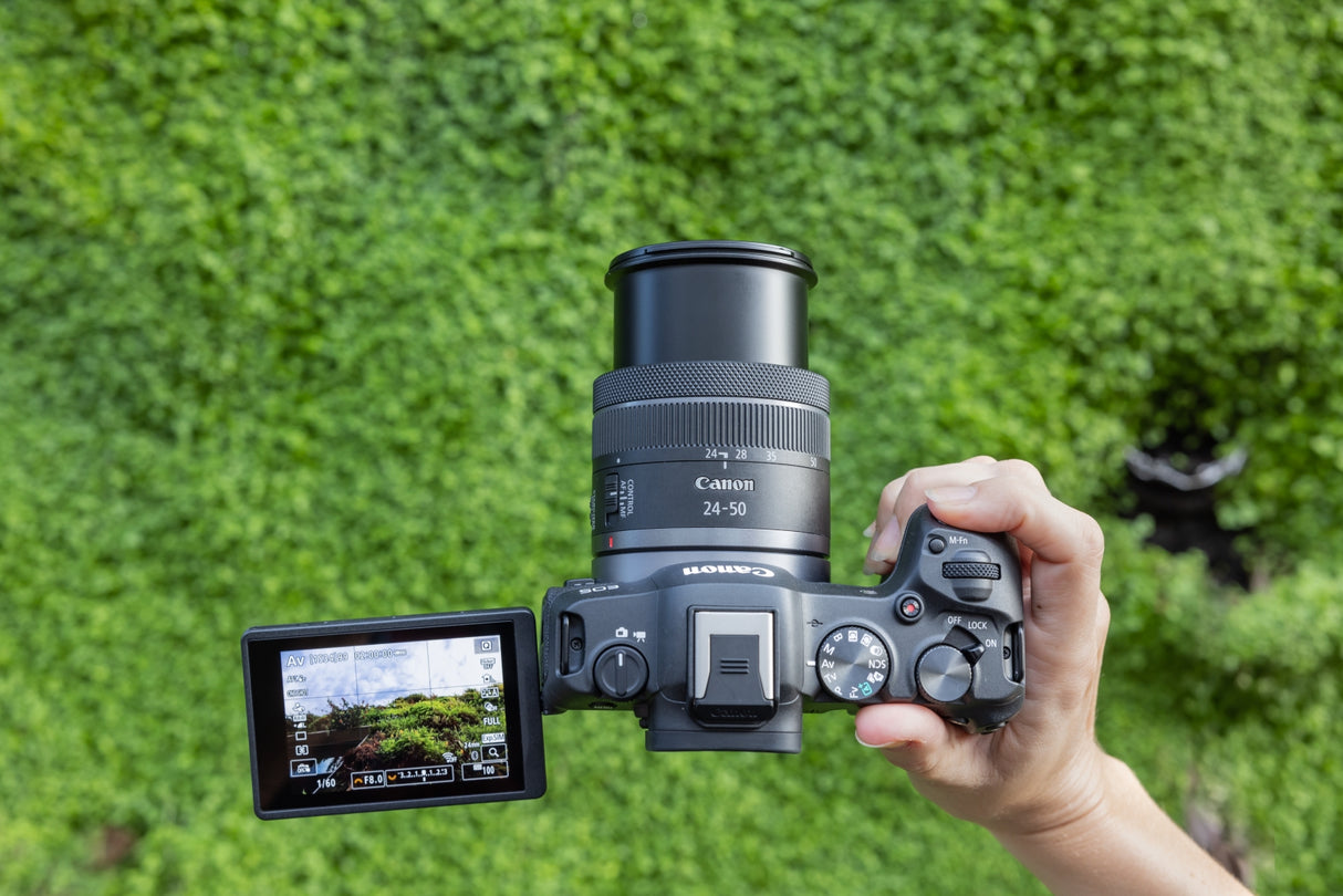 Canon EOS R8 Body + RF 24-50mm F4.5-6.3 IS STM