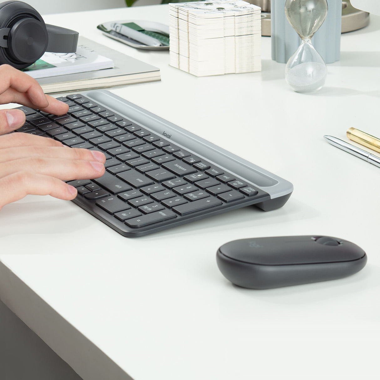Logitech Slim MK470 tastatur Mus inkluderet Universel RF trådløst QWERTY US International Grafit