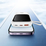 Baseus Qpow Digital Display Power Bank med hurtig opladning 10000mAh 20W QC/PD/SCP/FCP med indbygget lynkabel Hvid