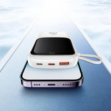 Baseus Qpow Digital Display powerbank med hurtig opladning 10000mAh 22.5W QC/PD/SCP/FCP med indbygget USB-C kabel hvid