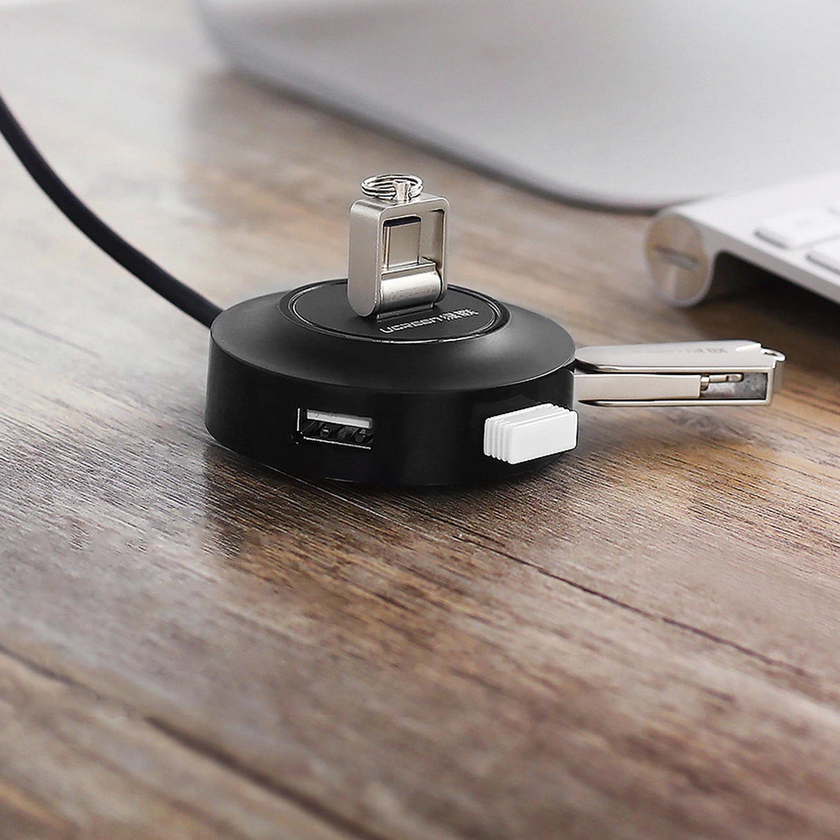 Ugreen HUB 4in1 USB-A - 4xUSB-A 2.0 480Mb/s 1m sort (CR106)