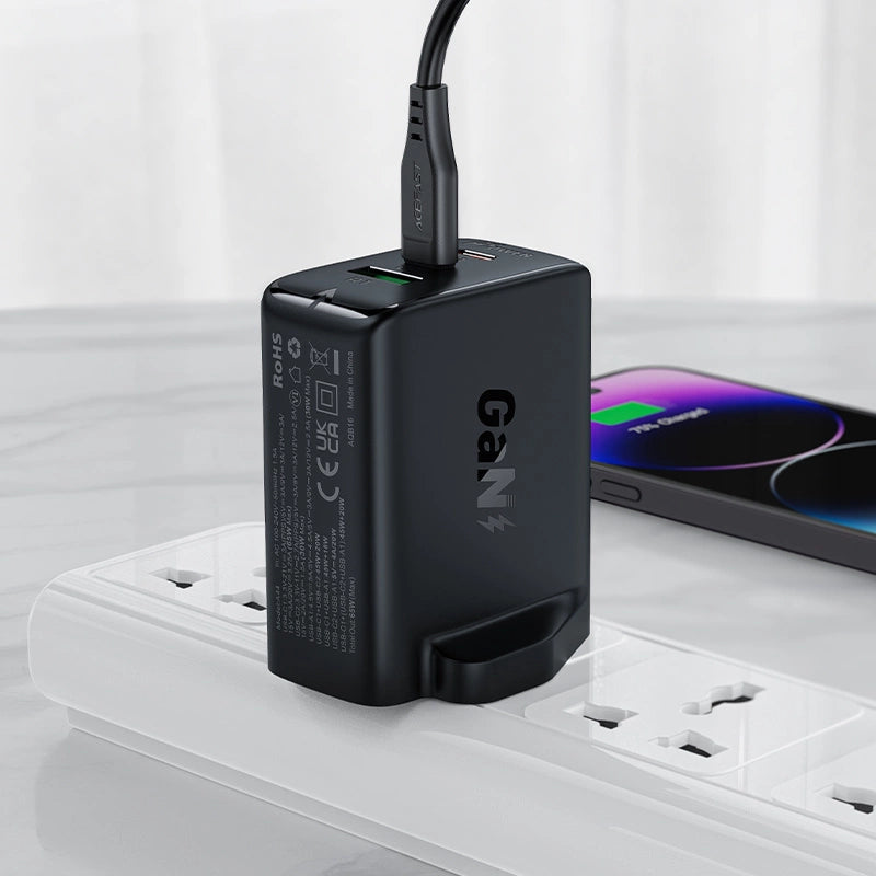 Acefast oplader GaN 65W 3 porte (1xUSB, 2xUSB C PD) UK stik hvid (A44)
