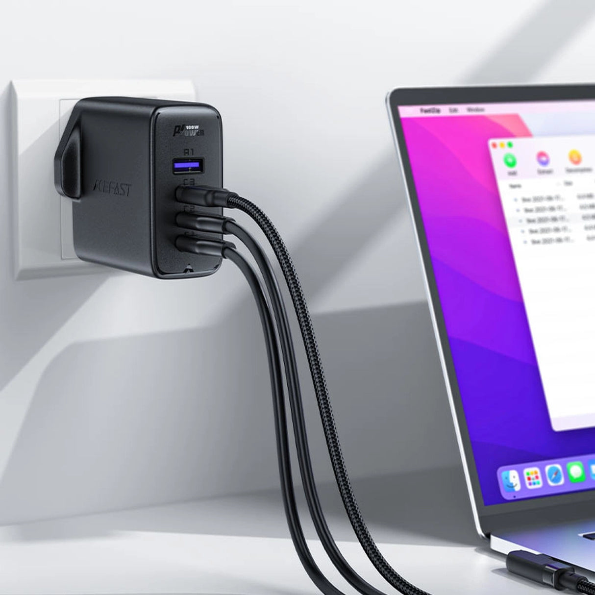 Hurtig opladning GaN UK 100W Power Delivery 3x USB C 1x USB - sort