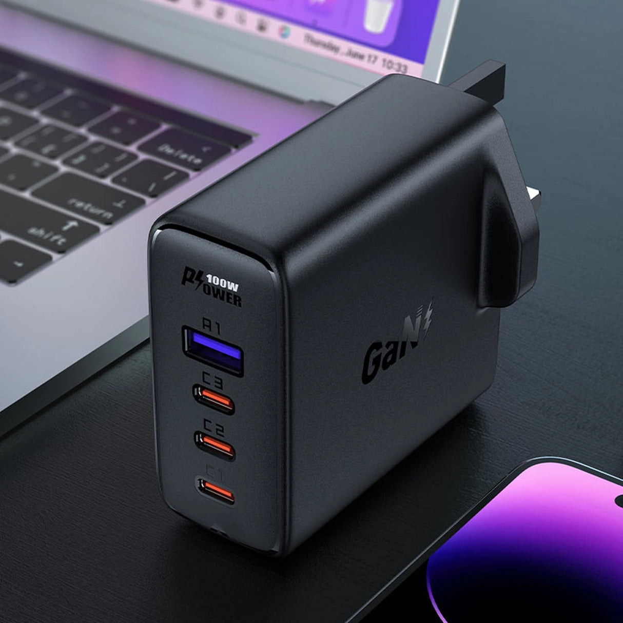 Hurtig opladning GaN UK 100W Power Delivery 3x USB C 1x USB - sort