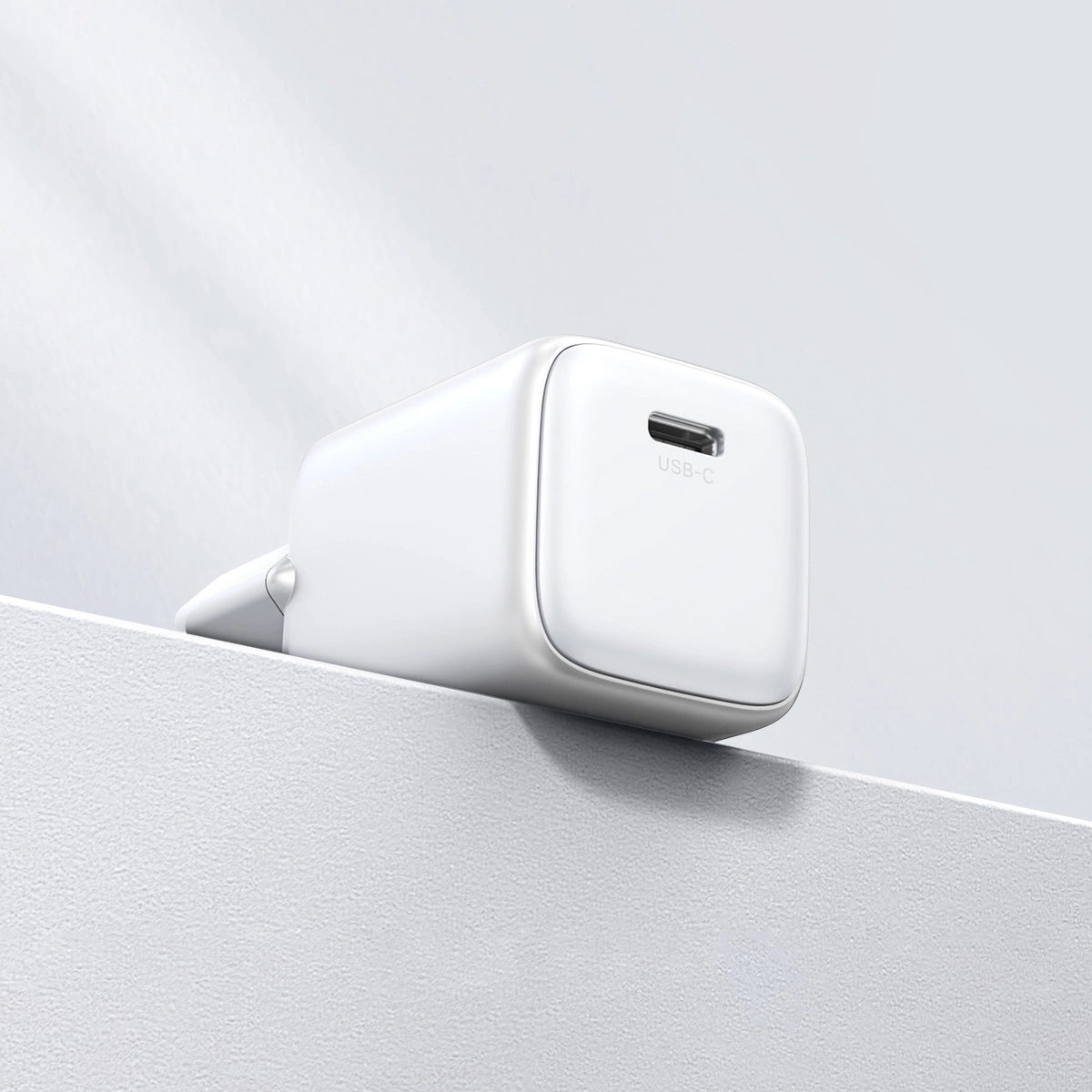 Ugreen Nexode mini CD318 15324 GaN 20W USB-C PD 3.0 / QC 4.0 netværksoplader - hvid