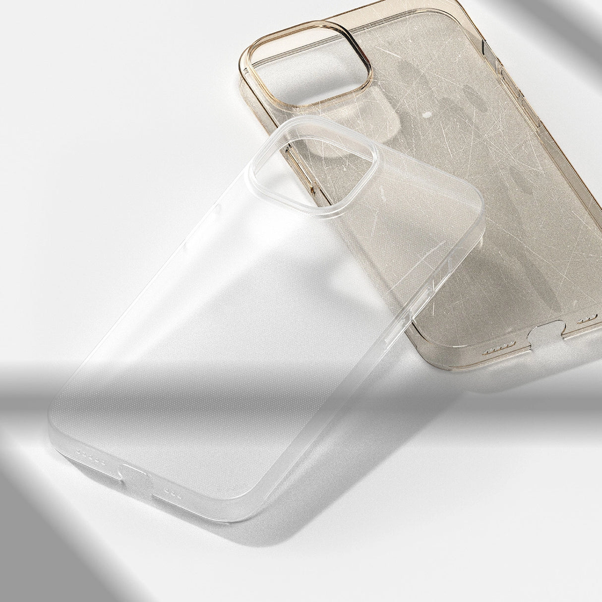 Ringke Slim-hylster til iPhone 14 Plus ultra-tynt halvgennemsigtigt hylster