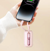 Joyroom mini powerbank 10000mAh Colorful Series 22.5W med 2 indbyggede USB C og Lightning kabler pink (JR-L012)