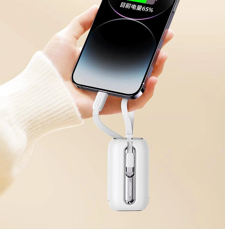Joyroom mini powerbank 10000mAh Colorful Series 22.5W med 2 indbyggede USB C og Lightning kabler hvid (JR-L012)