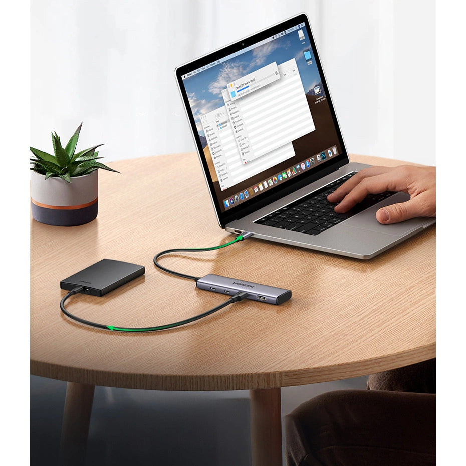 HUB USB-C - 2 x USB-A / 2 x USB-C 20 cm Grøn CM473 - grå