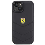 Ferrari Quilted Metal Logo Case til iPhone 15 - sort