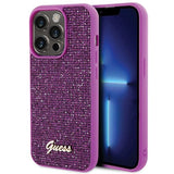 Guess Disco Metal Script-hylster til iPhone 15 Pro - pink