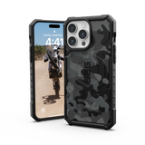 UAG Pathfinder MagSafe case til iPhone 15 Pro Max - sort camouflage