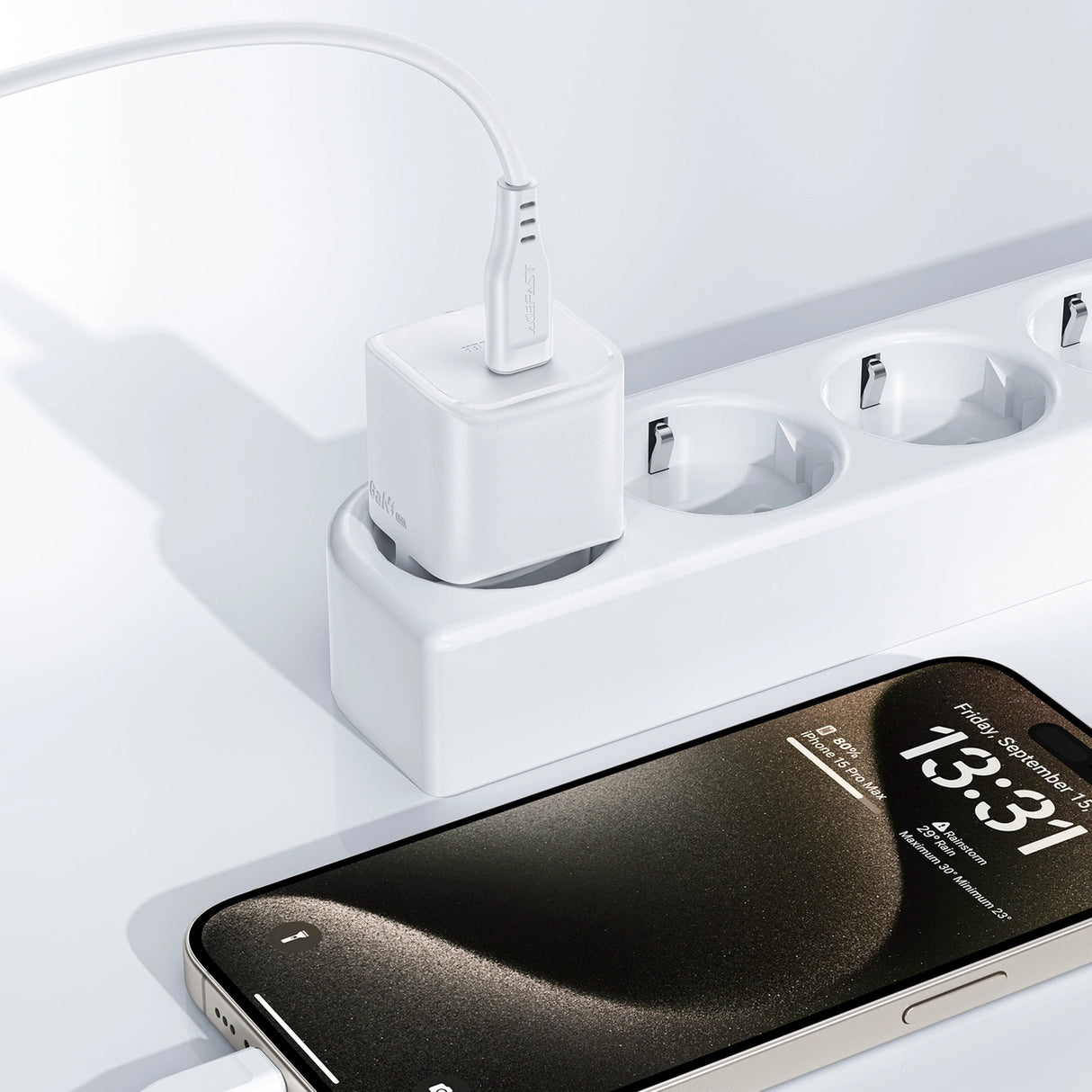 Acefast A77 Mini PD 30W GaN vægoplader + USB-C kabel - hvid