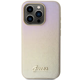 Guess Saffiano Iridescent Script-hylster til iPhone 15 Pro - guld
