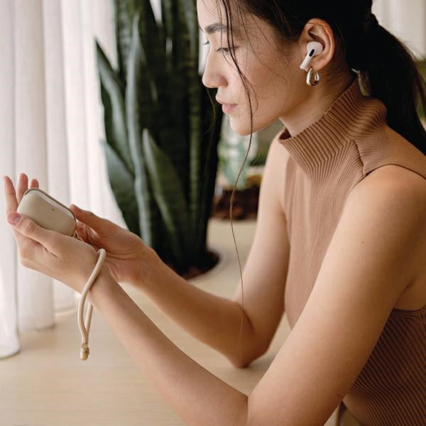 Uniq Coehl Haven-kasse til AirPods Pro 2 (2022/2023) - mørkblå