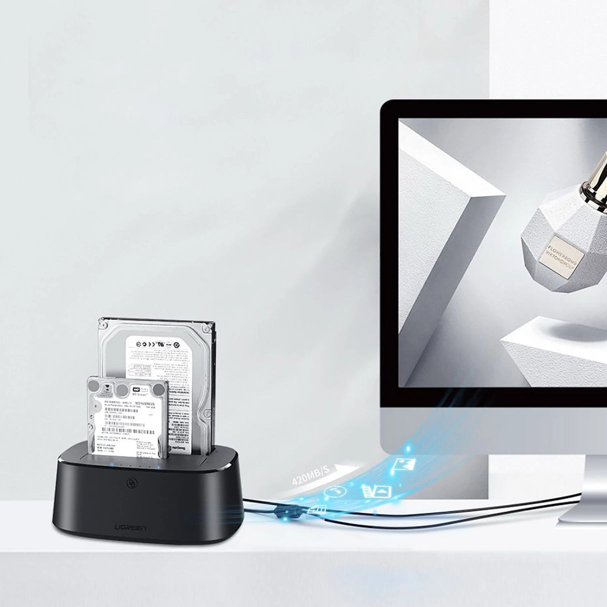 Ugreen CM198 50857 docking station med USB 3.0 til SATA 2.5" 3.5" SSD HHD drev, EU strømforsyning - sort