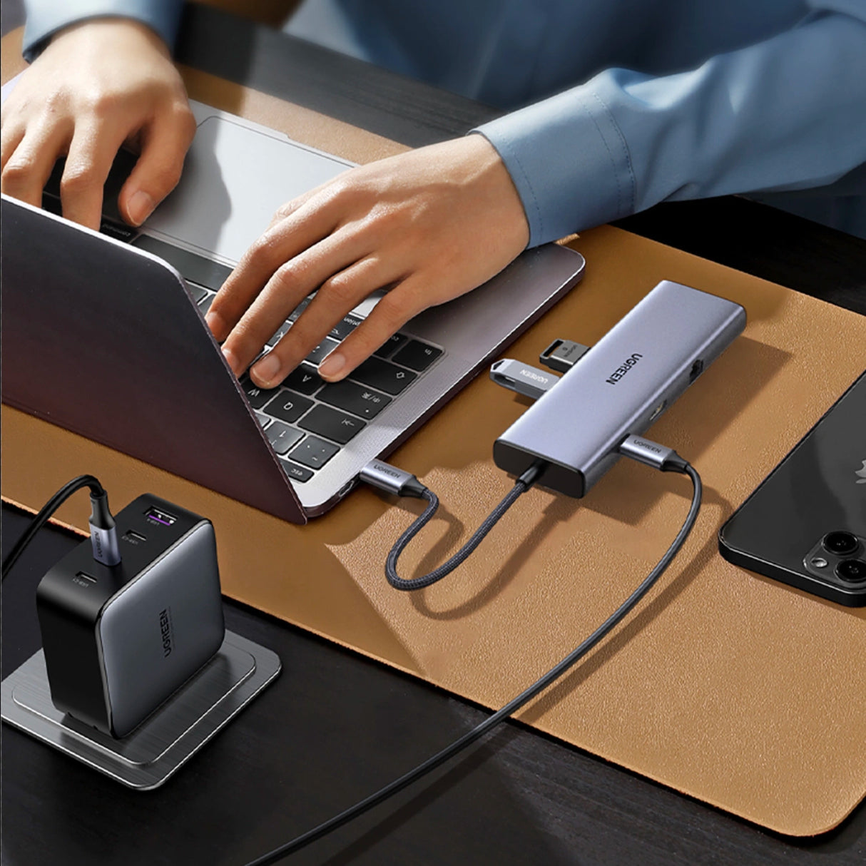 Ugreen CM498 15600 USB-C Adapter - 3x USB-A 3.0 / HDMI / VGA / RJ45 / SD / TF Card Reader / USB-C PD - Grå