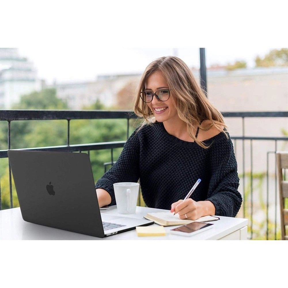Tech-Protect SmartShell Case til MacBook Pro 13 2016-2022 - klar