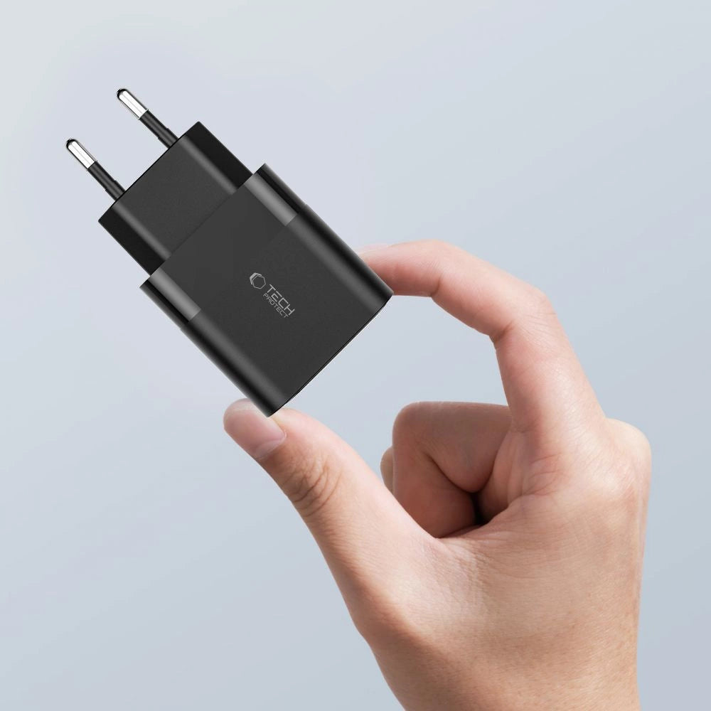 Tech-Protect C30W oplader USB-C PD 30W / USB-A QC 3.0 - sort