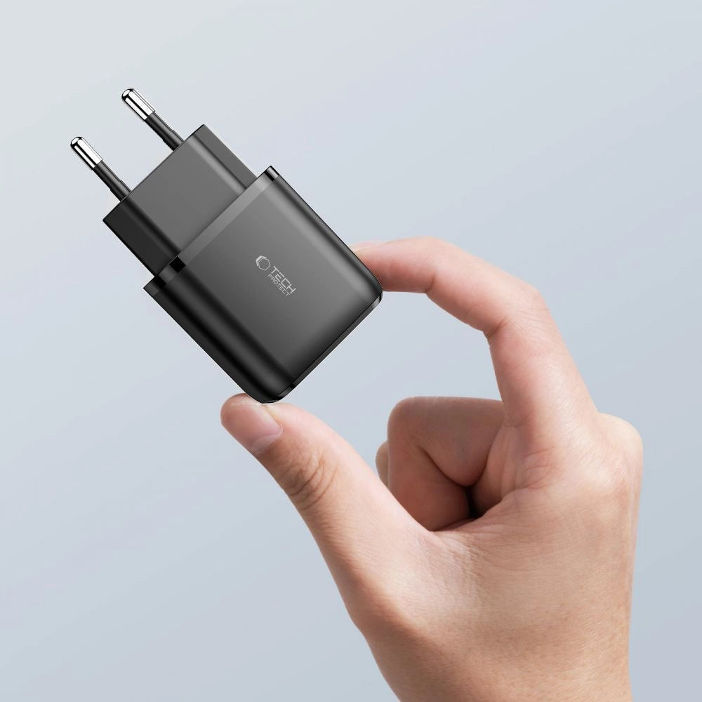 Tech-Protect C20W oplader USB-C PD 20W / USB-A QC 3.0 - sort