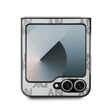 DKNY-kasse med rækformet mønster med trykte striber til Samsung Galaxy Z Flip 6 - beige