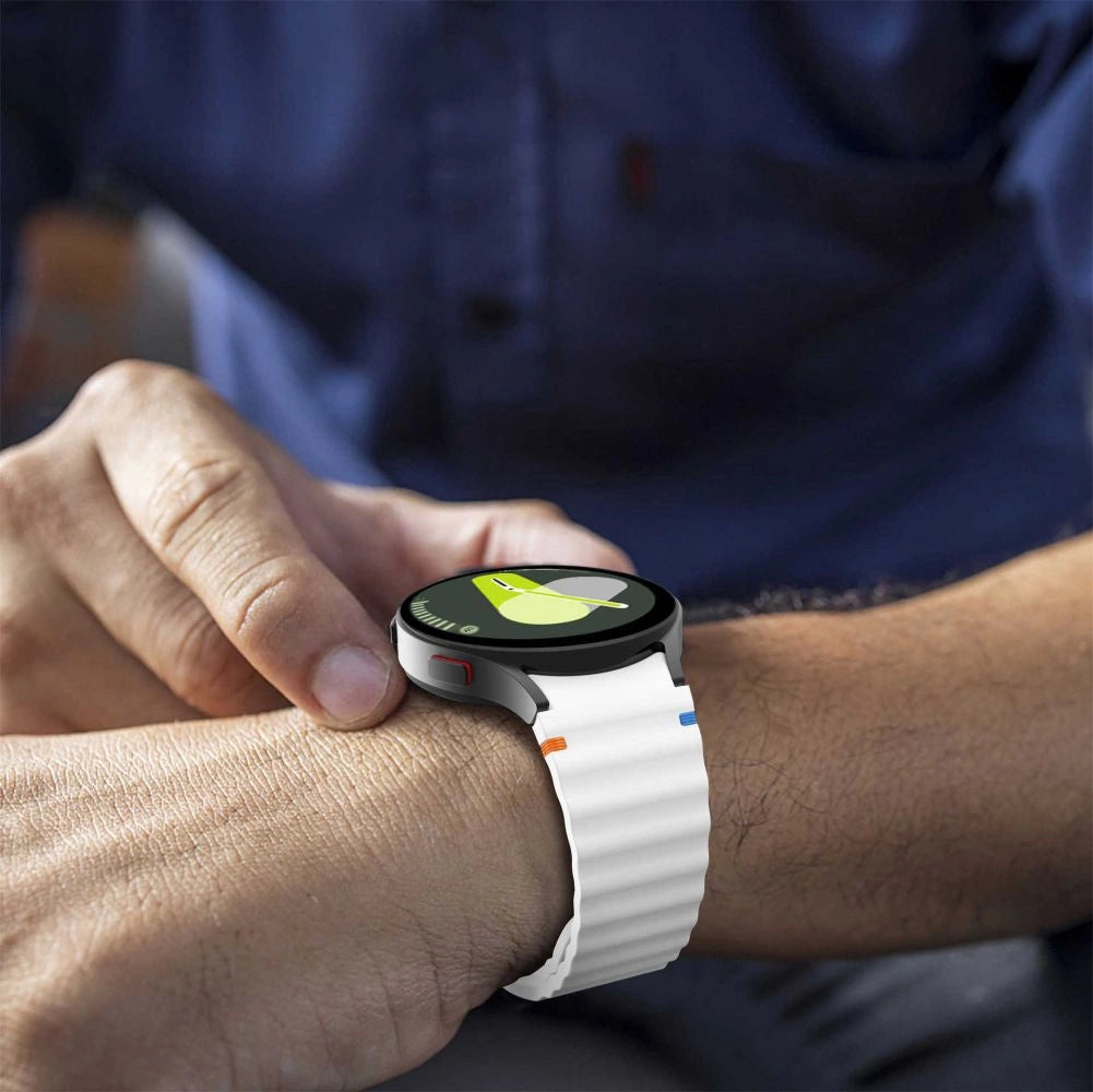 Tech-Protect Silicone Sport Strap til Samsung Galaxy Watch 4 / 5 / 5 Pro / 6 / 7 / FE - hvid