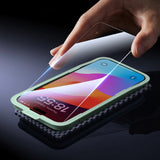 Ugreen SP630 hærdet glas med monteringsramme til iPhone 16 Pro Max (2 st.)