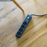 Brennenstuhl Eco-Line overspændingsbeskyttelsesbånd 4 stikkontakter 1,5 m 13,500 A - sort
