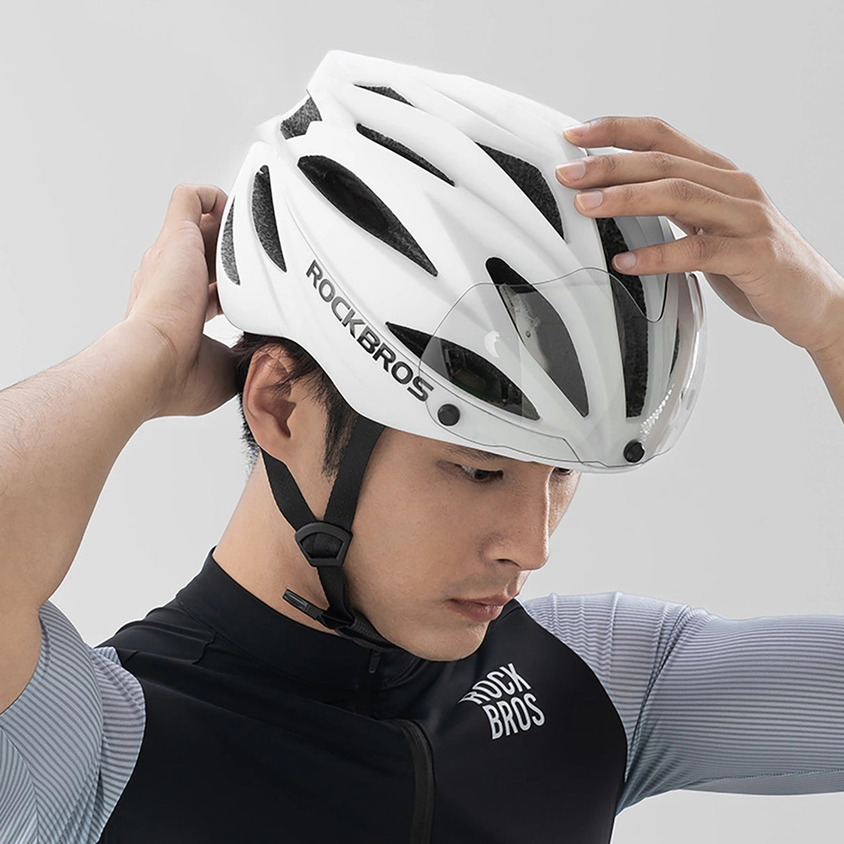 Rockbros cykelhjelm med visir, aftagelige UV-briller, unisex, skinnende - hvid