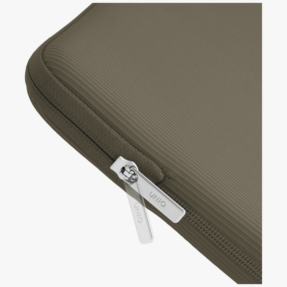 Uniq Cyprus Ridge Edition Laptop Sleeve bag til en 14" vandbestandig neopren laptop - grøn
