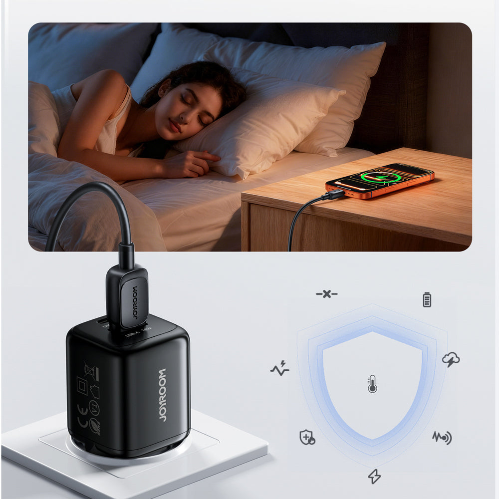 Joyroom JR-TG7 33W USB-A + USB-C vægoplader med 30W USB-C - Lightning 1m kabel - sort