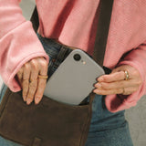 Tech-Protect Silicone MagSafe Case til iPhone 16E / 17E - Grå